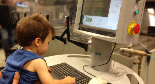 A child working in the FlowCut program